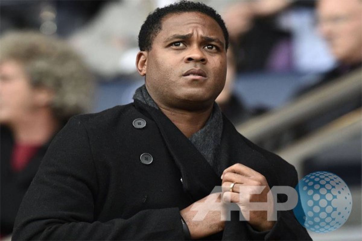 PSG tunjuk Kluivert jadi direktur