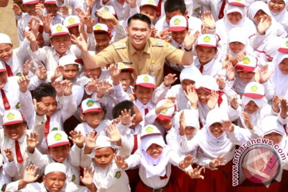 Walikota Jambi dispensasi PNS antarkan anak sekolah