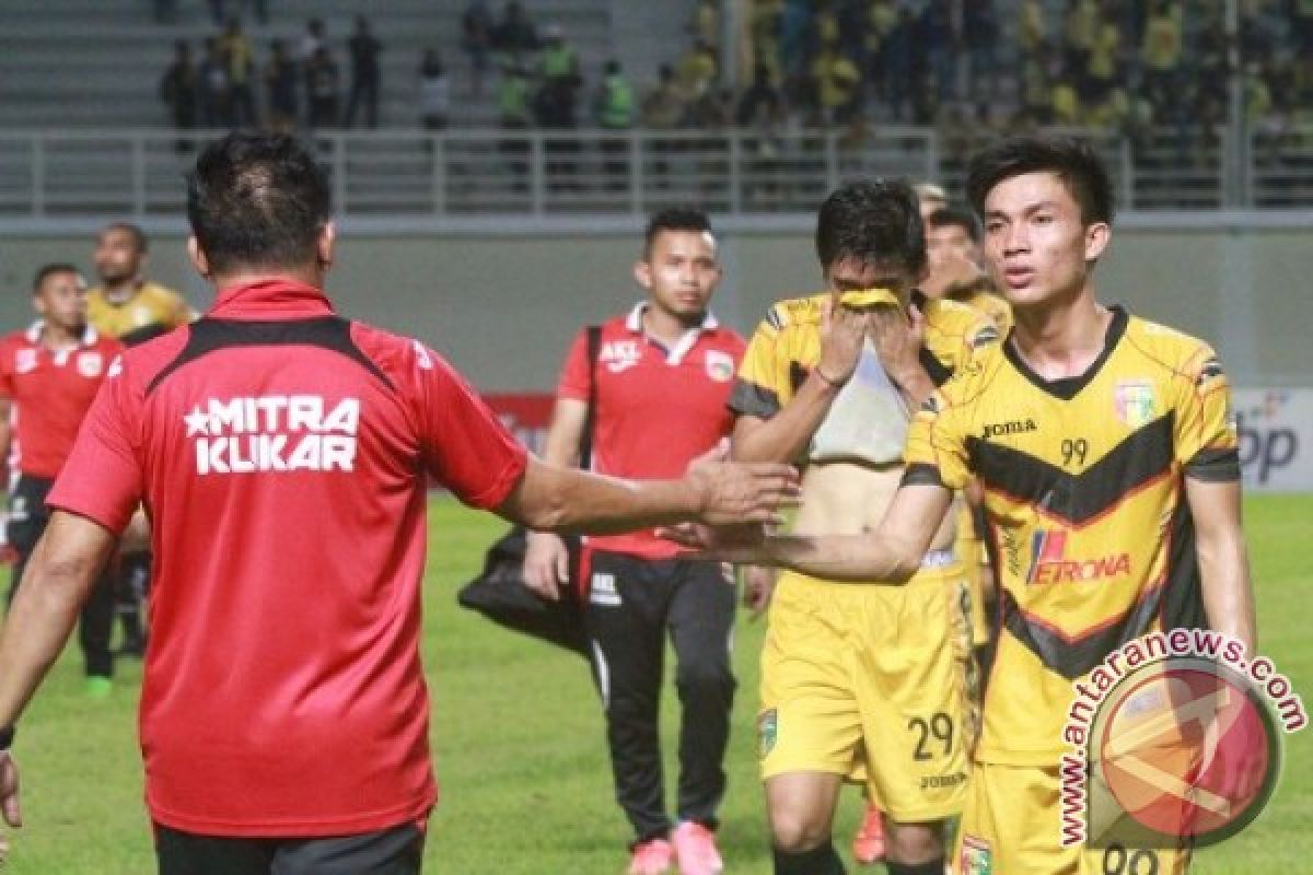 Mitra Kukar Takluk 2-3 dari Surabaya United