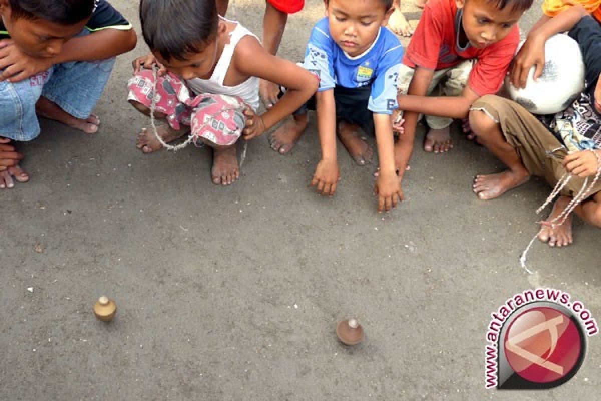 Ratusan Anak SD/SMP Putus Sekolah Bantu Ekonomi Keluarga