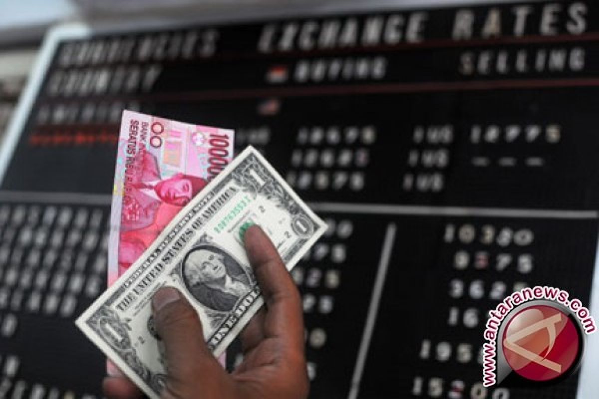 Rupiah Senin pagi bergerak menguat 12 poin