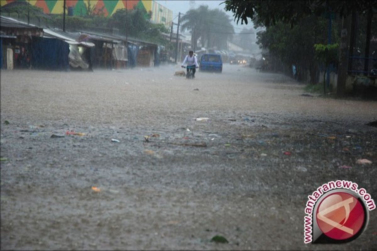 Wilayah Sulteng Masih Dilanda Hujan 