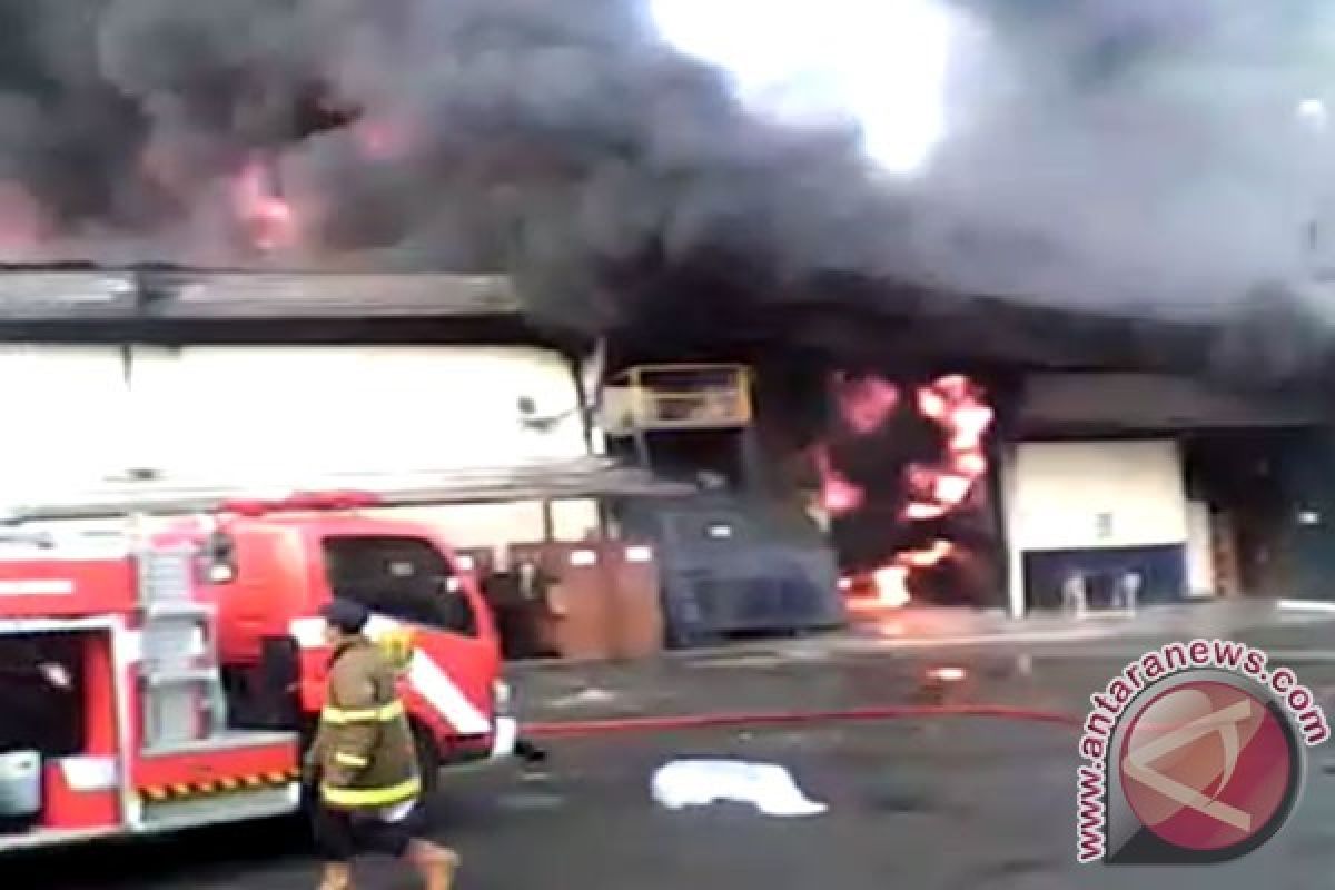 Pabrik Garmen Di Sukabumi Terbakar