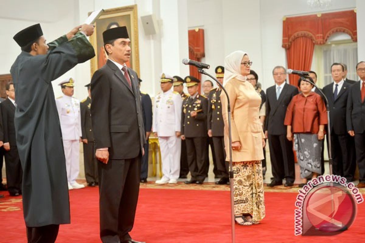 Presiden Jokowi lantik kepala BNPT dan BPOM