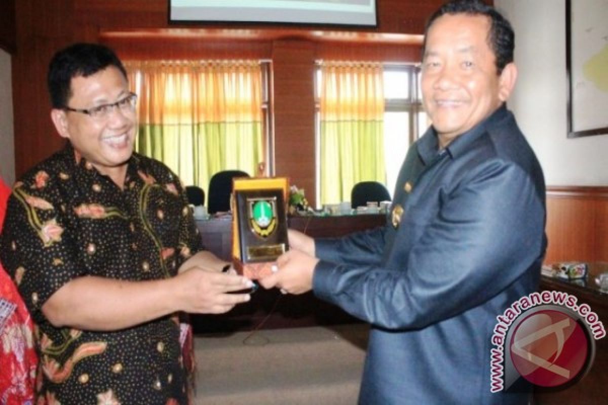 Komisi I DPRD Surakarta Berkunjung Ke Samosir