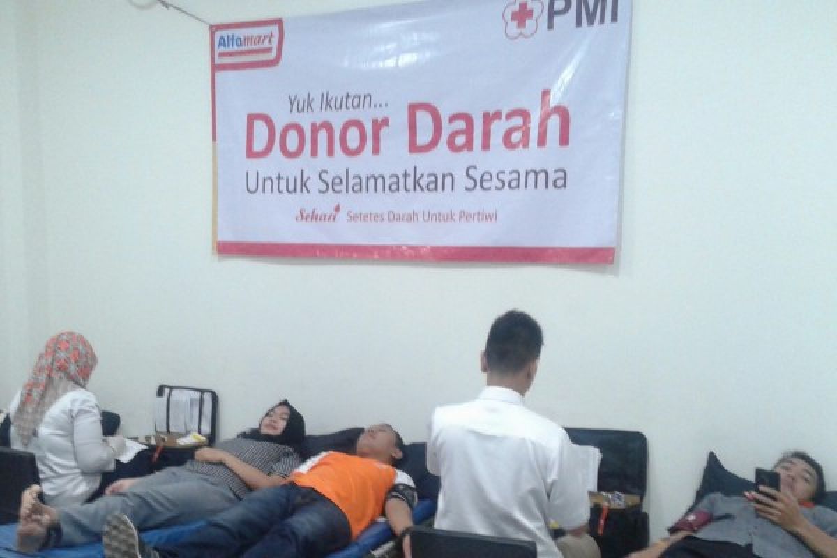 Alfamart Serang Gelar Donor Darah Pertama 