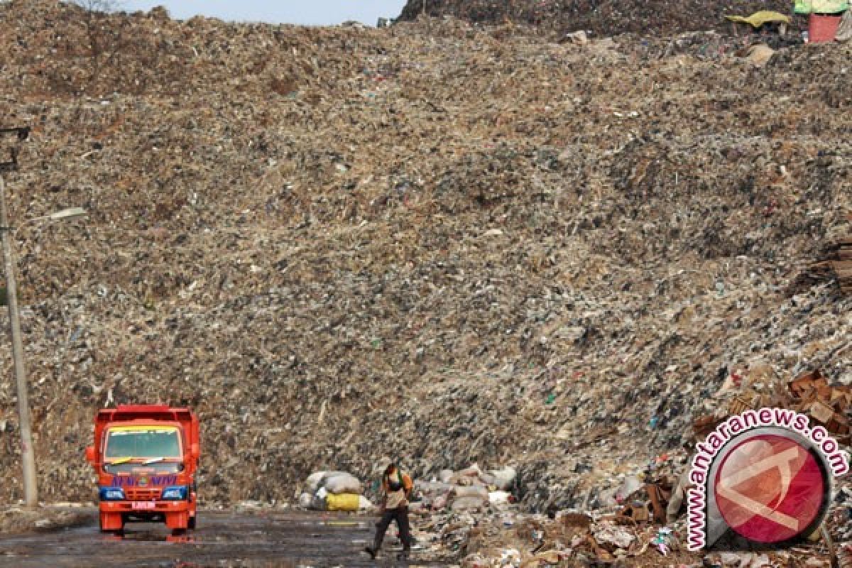 Dinas Kebersihan Jakarta Berduel Dengan Sampah Bantargebang