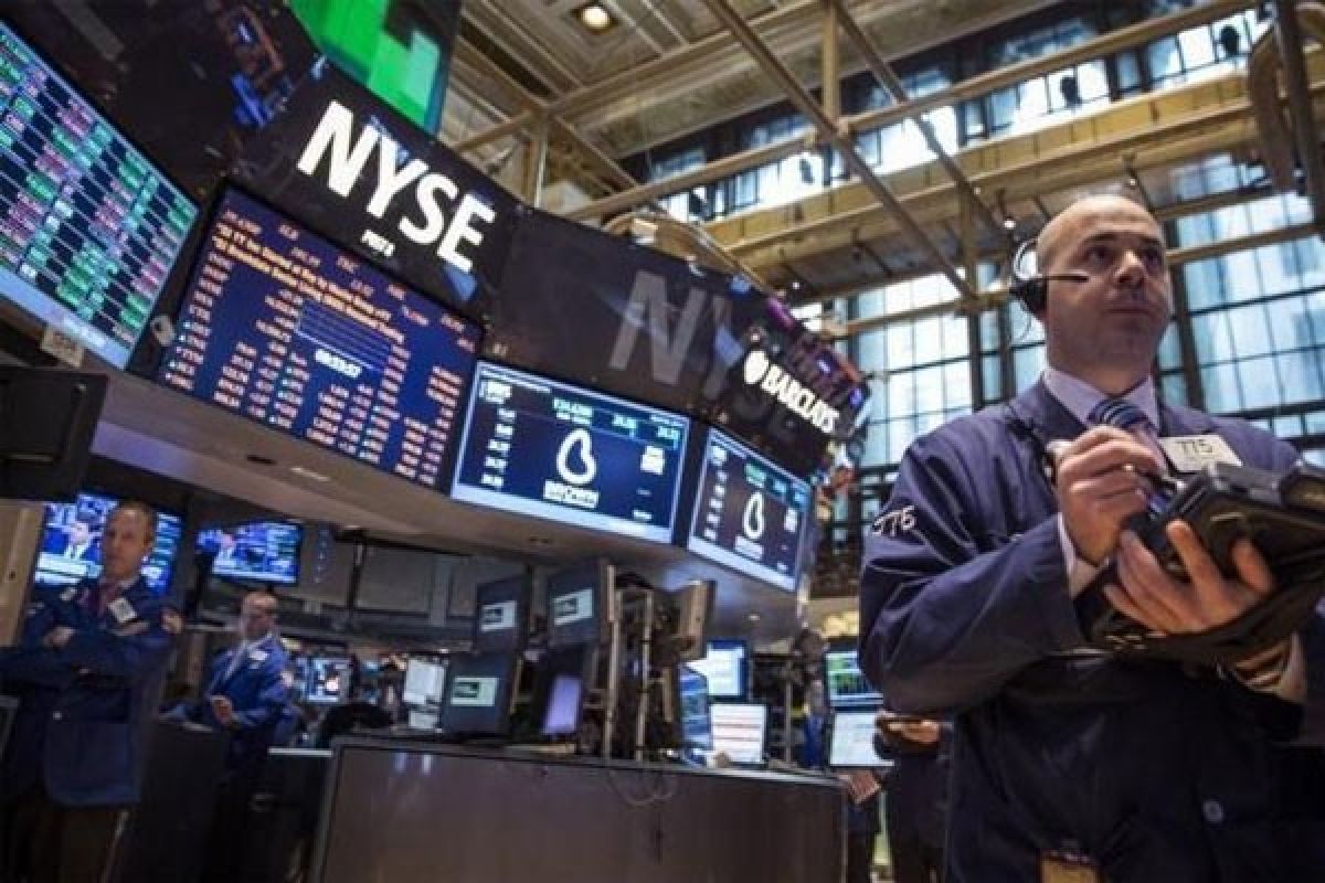 Wall Street berakhir turun karena "yield" obligasi AS melonjak