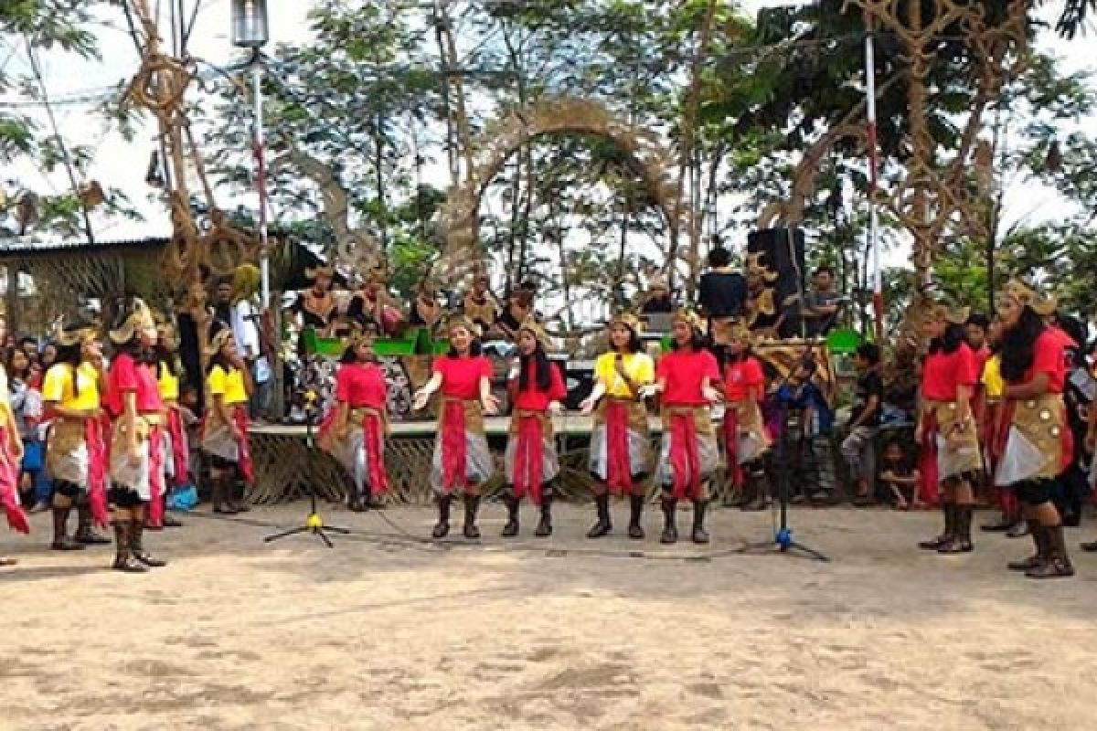 Pelajar Mainkan Gamelan Lagu Dolanan saat Festival Lima Gunung