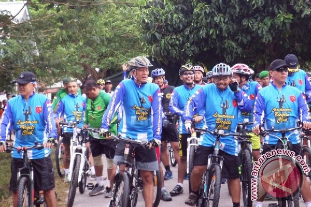 Pangdam Pattimura Bersepeda Kelilingi Nusalaut