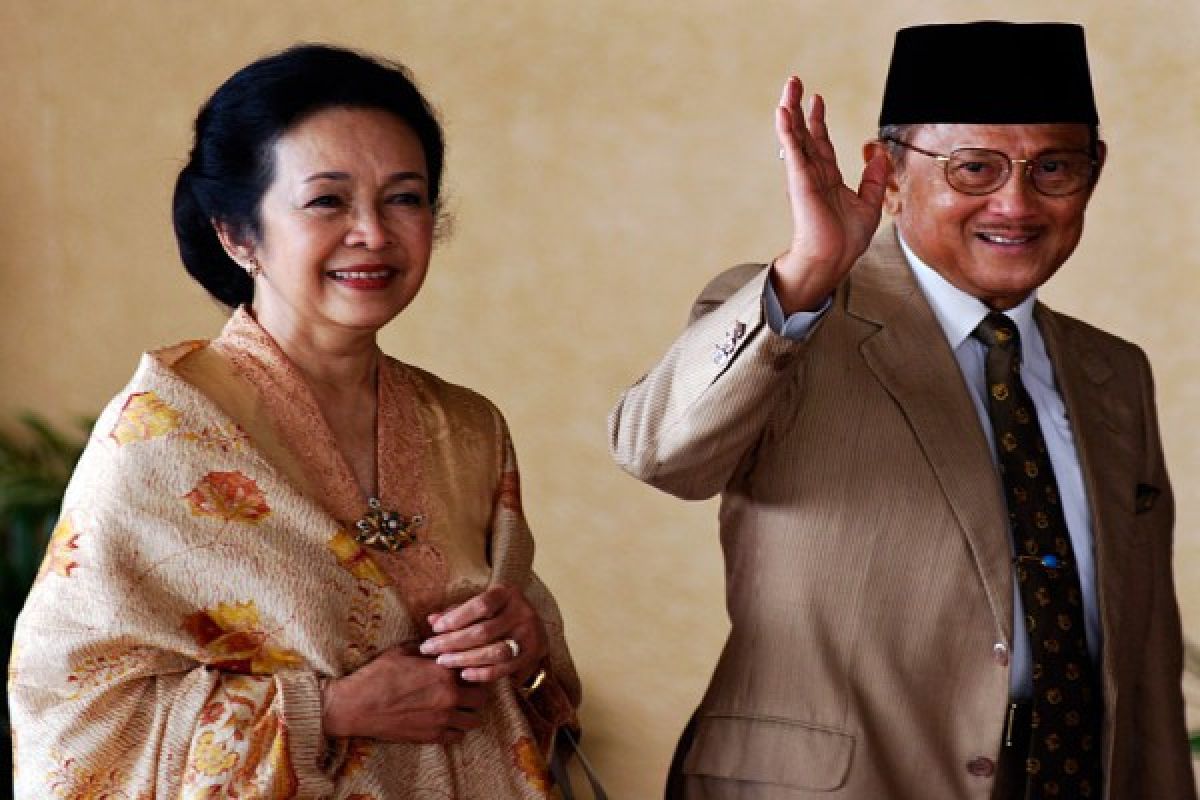 Ainun-Habibie jadi model keluarga Indonesia