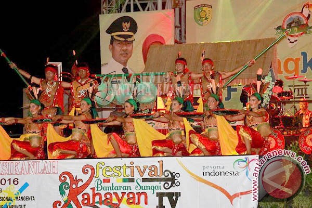 Malam Pembukaan Palangka Fair 2017 Dipadati Pengunjung 