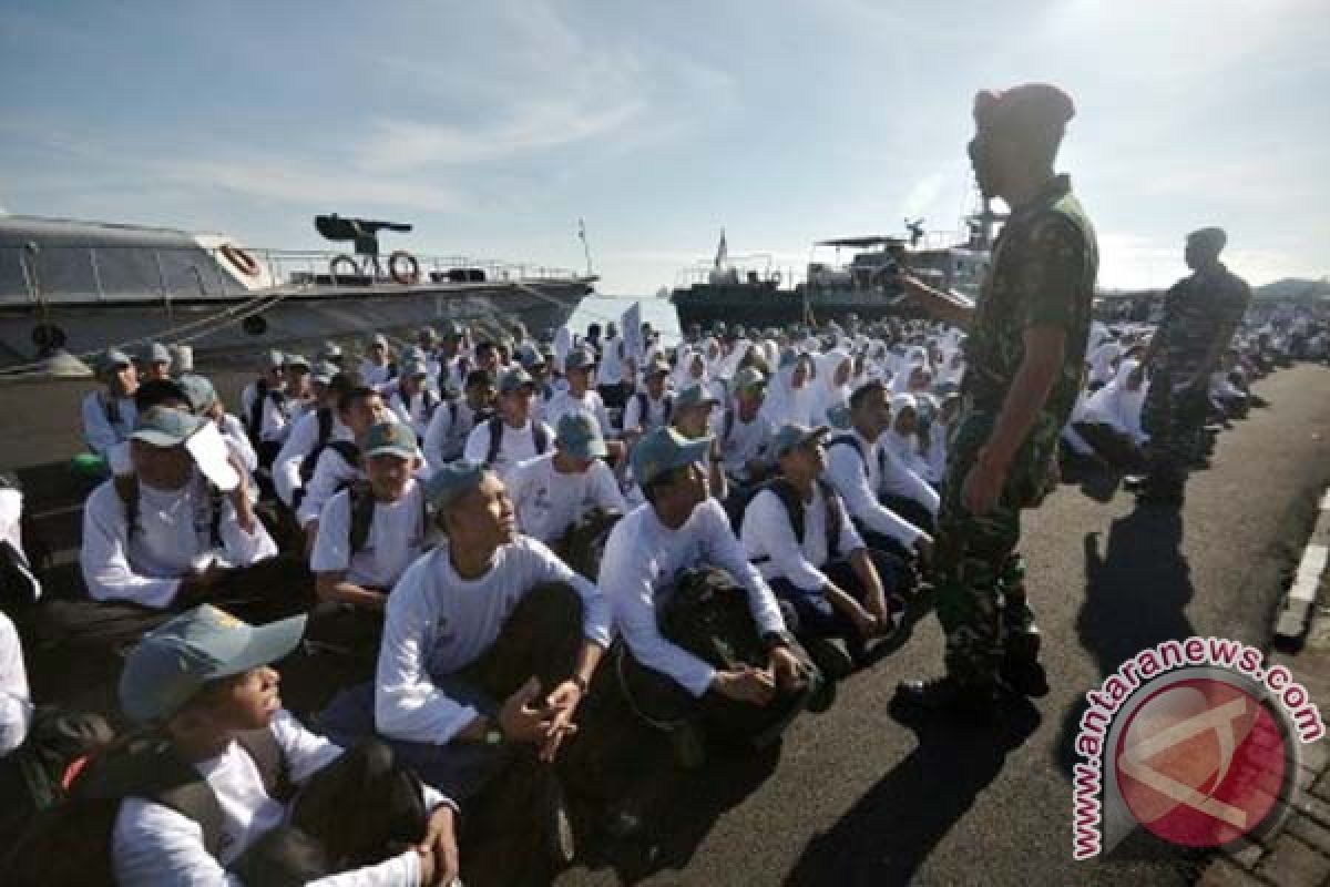 Orang tua kawal anaknya ikuti bela negara 