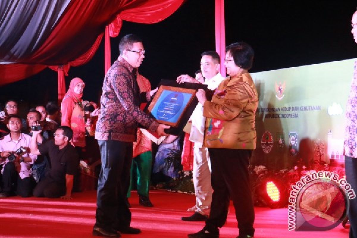 Pemkab Gianyar Raih Dua Penghargaan Lingkungan Hidup