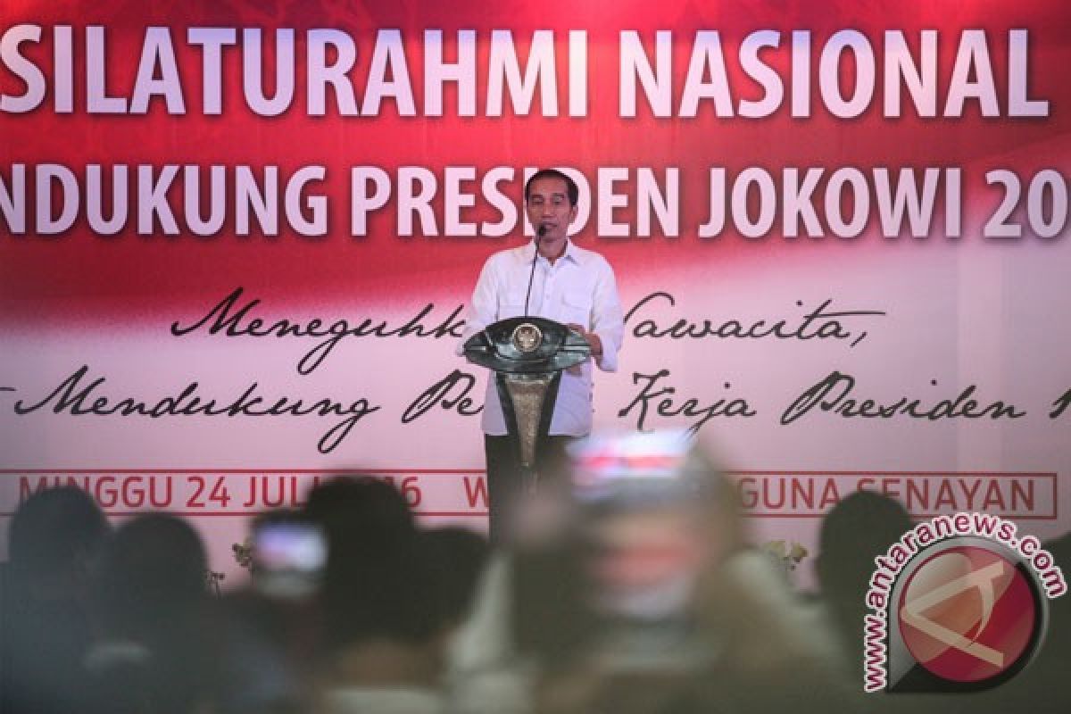 Jokowi perbesar baju agar tak terlihat kurus