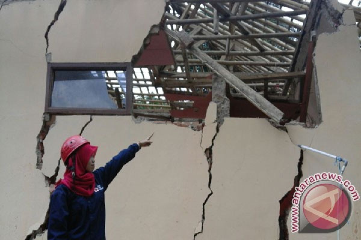 Pergerakan Tanah Di Linggamanik Rusak Empat Rumah