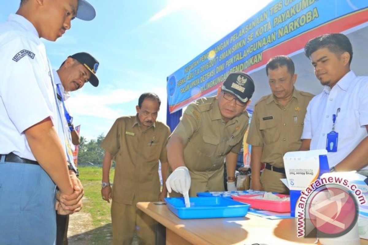 3.650 Pelajar Payakumbuh Lakukan Tes Urine