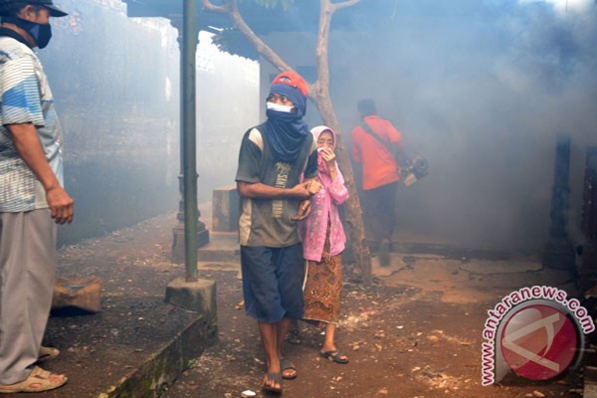 Penderita DBD di Lebak mencapai 850 orang