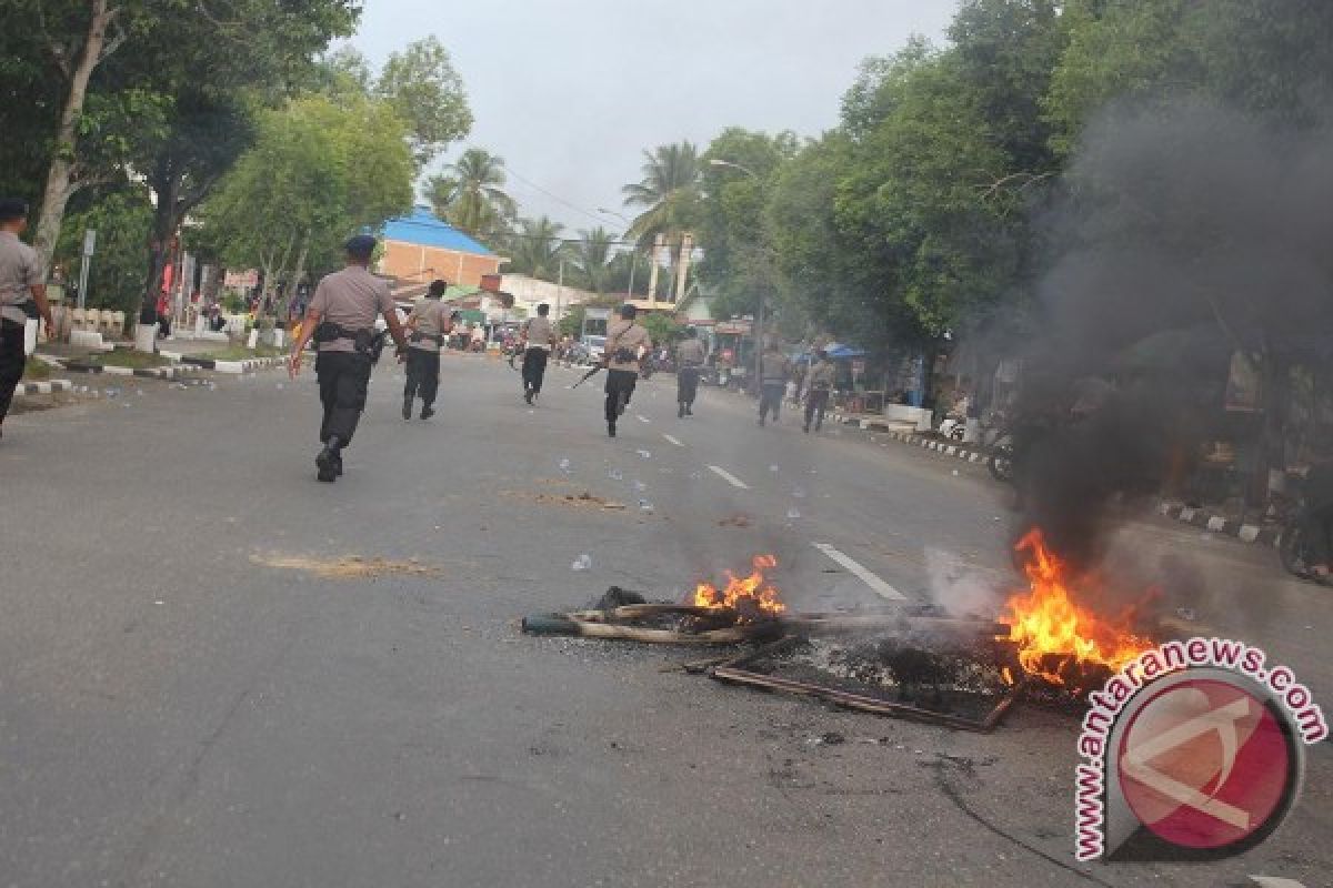 Tiga Orang Terluka Akibat Kericuhan di Mapolres Sijunjung