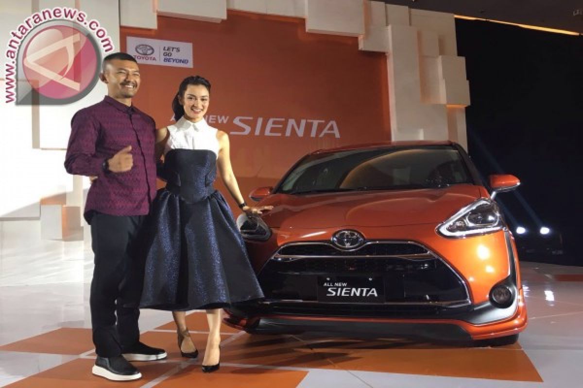 Rio Dewanto-Atiqah konsumen pertama All New Sienta