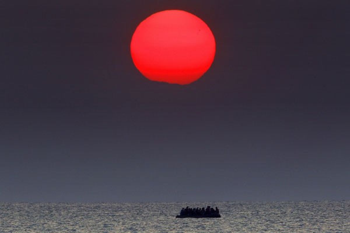 2.200 pendatang diselamatkan di Laut Tengah, 10 jenazah dievakuasi