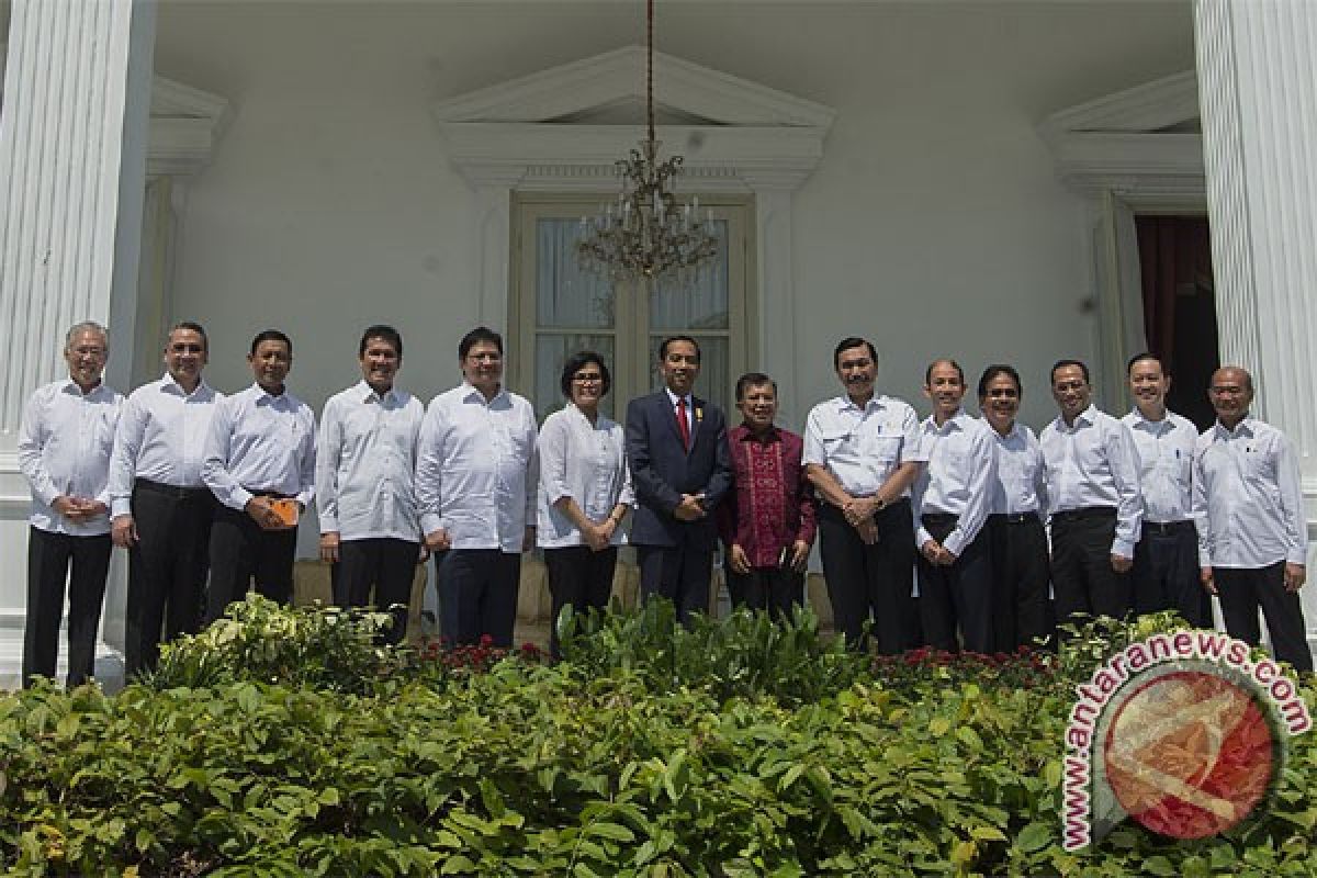 Presiden Jokowi ingatkan menteri tidak boleh punya visi misi sendiri