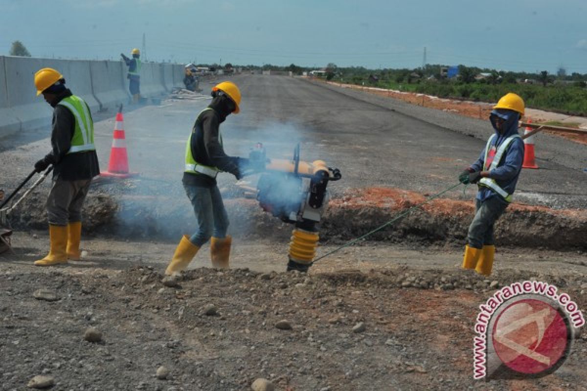 Proyek jalan Rp7,3 miliar diharap segera selesai