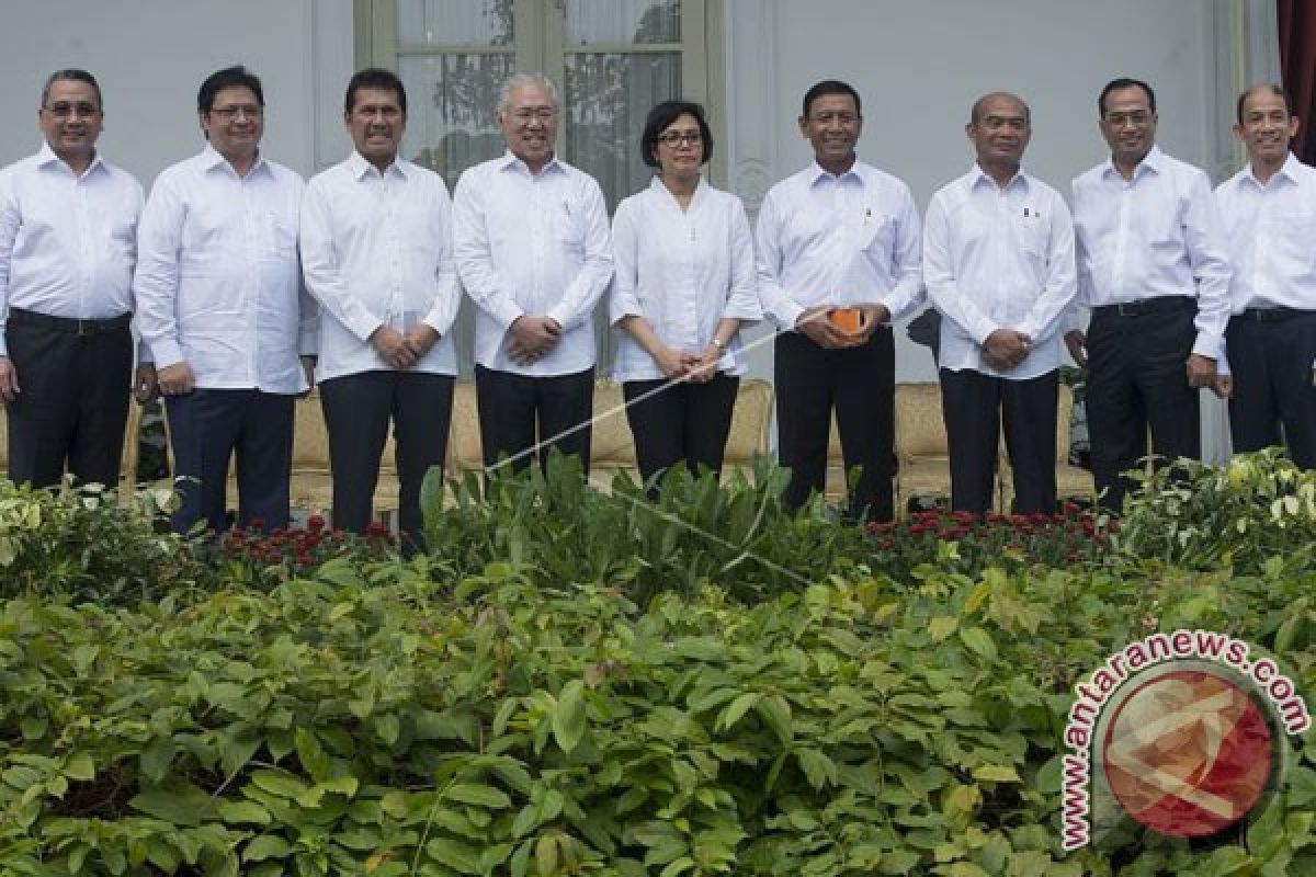 Perombakan kabinet menteri percepatan program presiden