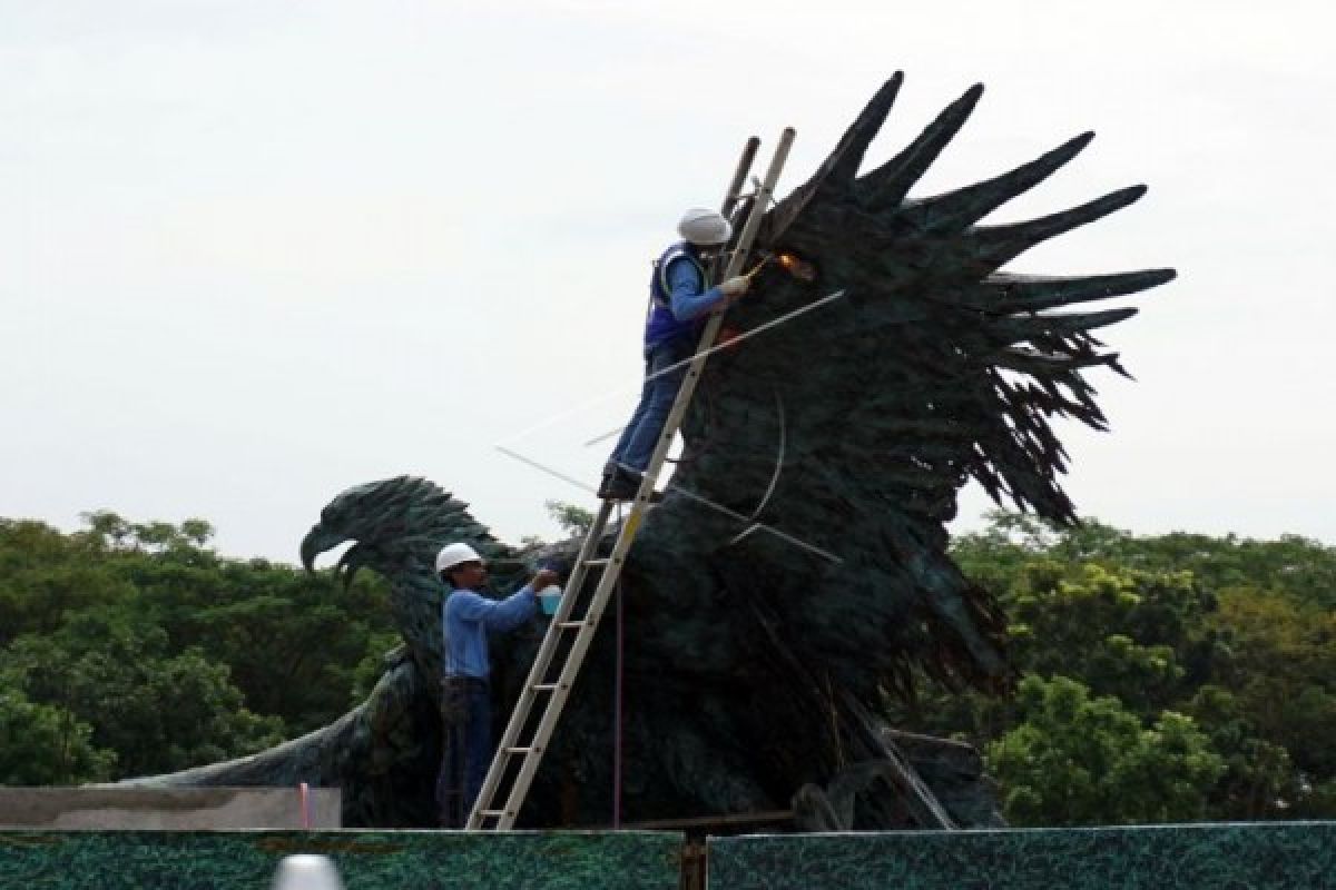 Patung Burung Garuda