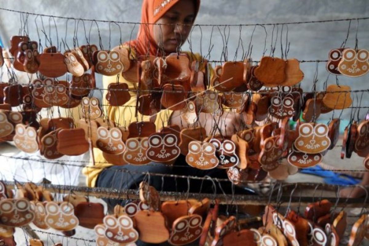 Tanggulangi Kemiskinan, Bank Jateng Didorong Turunkan Suku Bunga