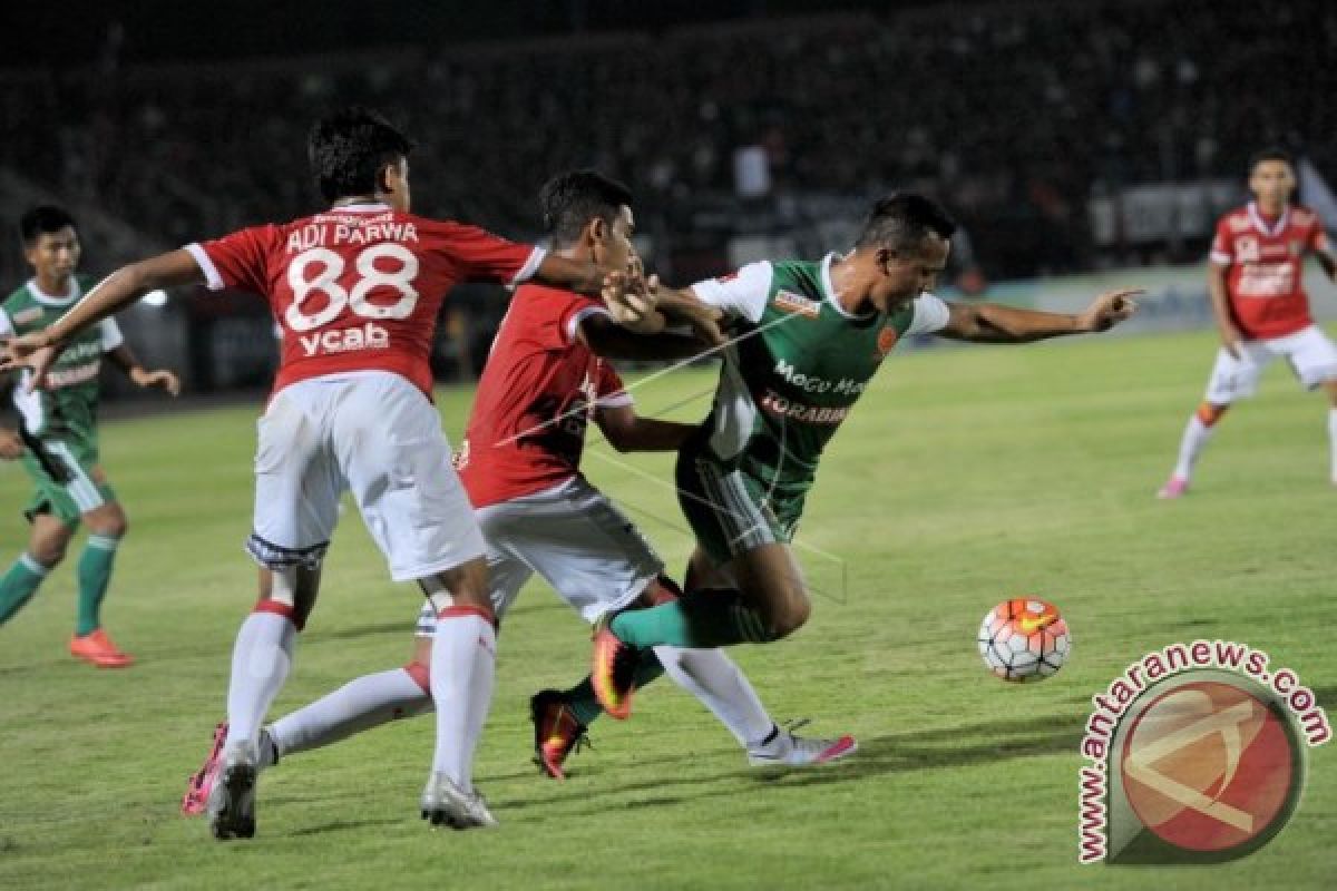 Bali United, PS TNI Teams Share 2-2