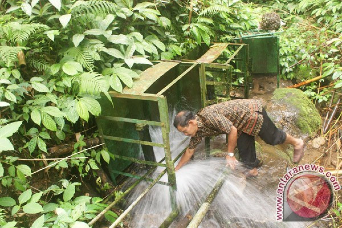 Desisan Pompa Hidram Di Jurang Banjar Bukian