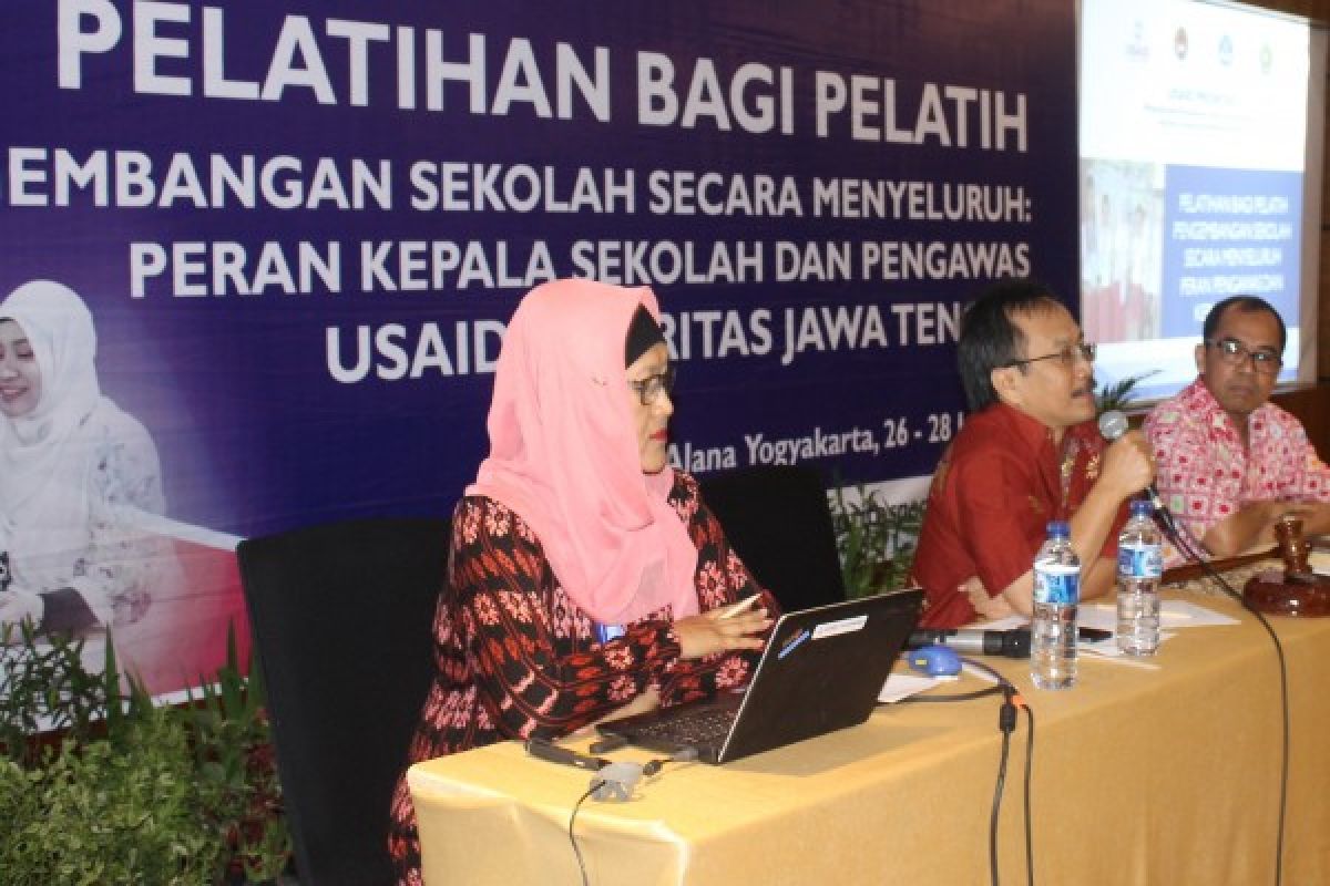 USAID Prioritas latih pengawas sekolah jadi manajer 