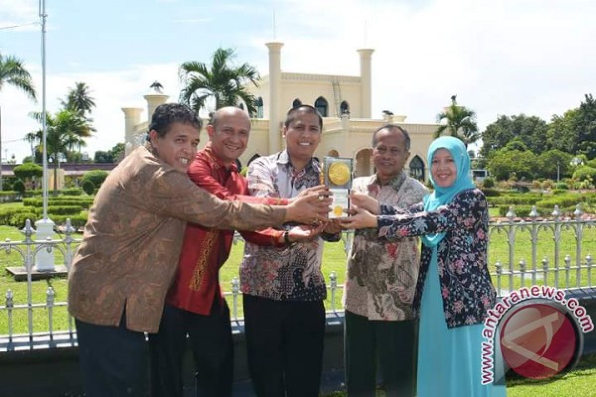  Padang Panjang Raih Anugerah Adipura