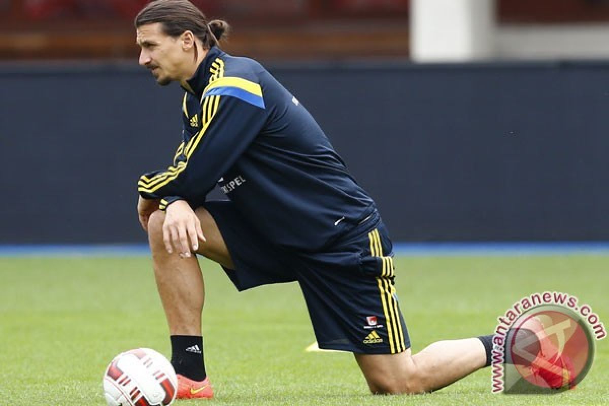 Nah! Cedera Lutut, Ibrahimovic Harus Istirahat Panjang