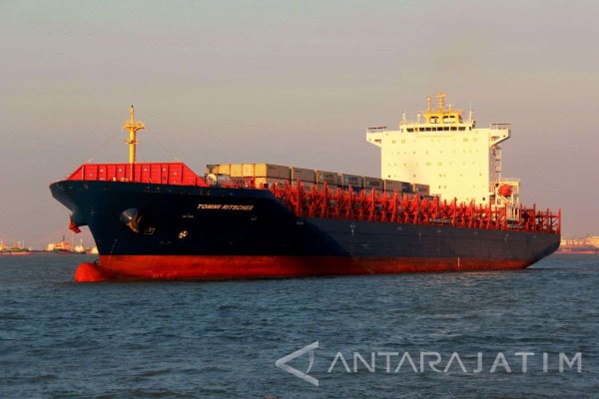 Kapal 4.000 TEus Sandar di Teluk Lamong, Kapal Terbesar Dalam Sejarah