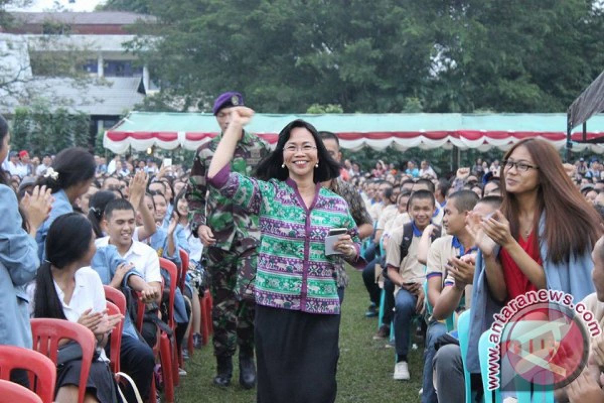 Rektor UNSRAT: Mahasiswa Harus Hargai Kesempatan Kuliah