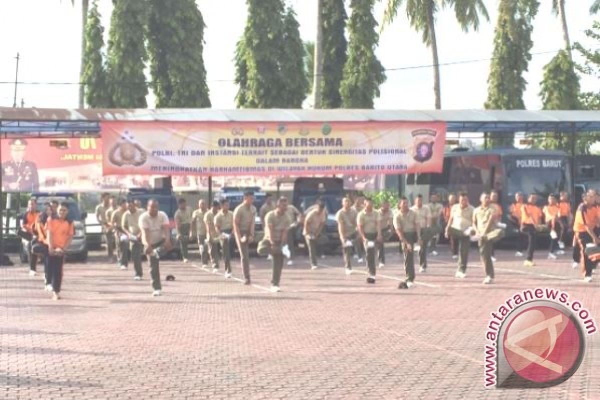 Implementasikan 100 Hari Kerja Kapolri, Polres Barut Berolahraga Bersama Instansi Lain