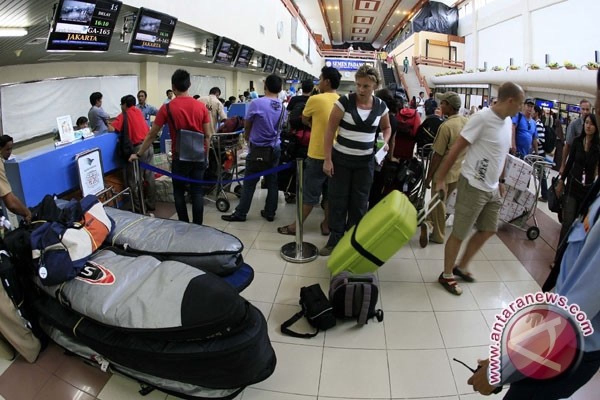 Imigrasi Padang tangkap seorang PNS diduga pungli