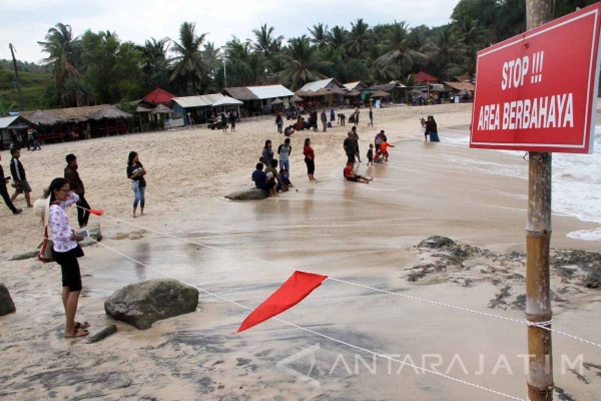 Kunjungan Wisata Pantai Klayar Pacitan Menurun