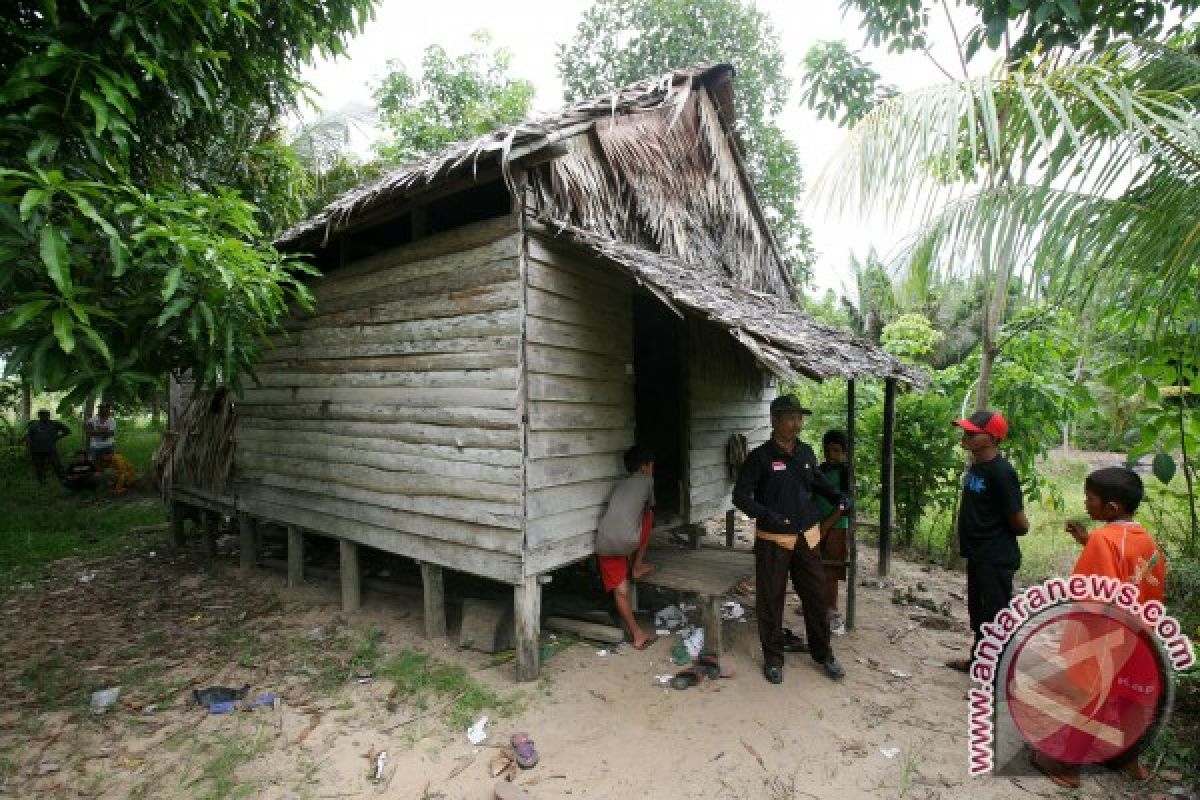 Warga Paloh Ditemukan Gantung Diri 