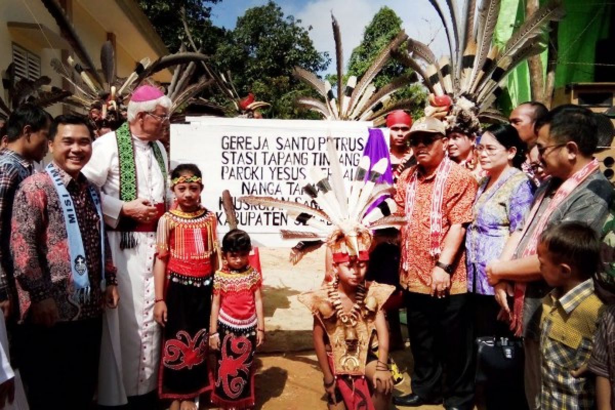 Bupati Sekadau Resmikan Gereja Santo Petrus Tapang Tingang