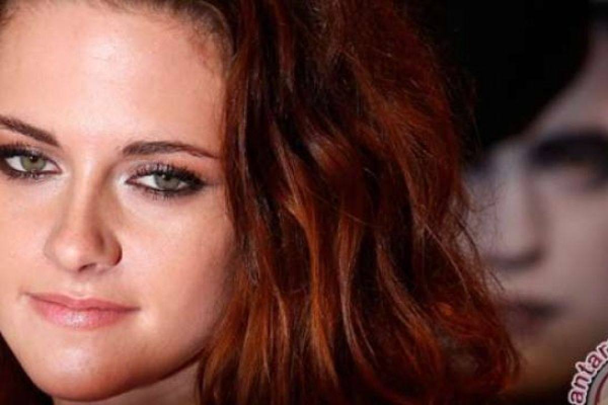 Kristen Stewart Akui Penyuka Sesama Jenis