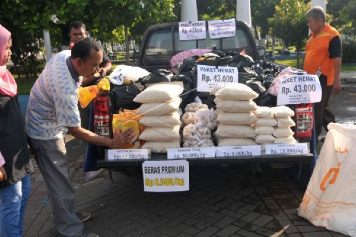 Stabilkan harga, Pemkot Pekalongan gandeng Bulog gelar pasar murah