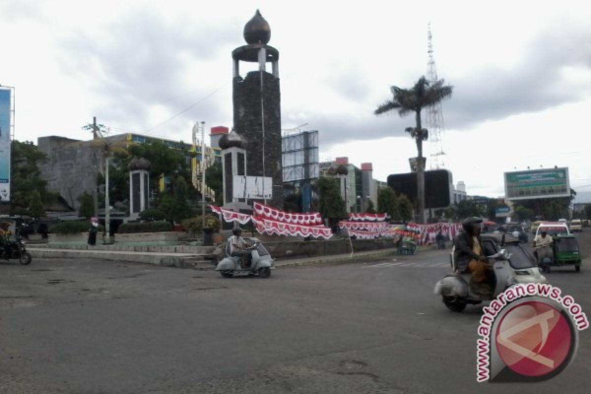 Pedagang Bendera Menjamur 