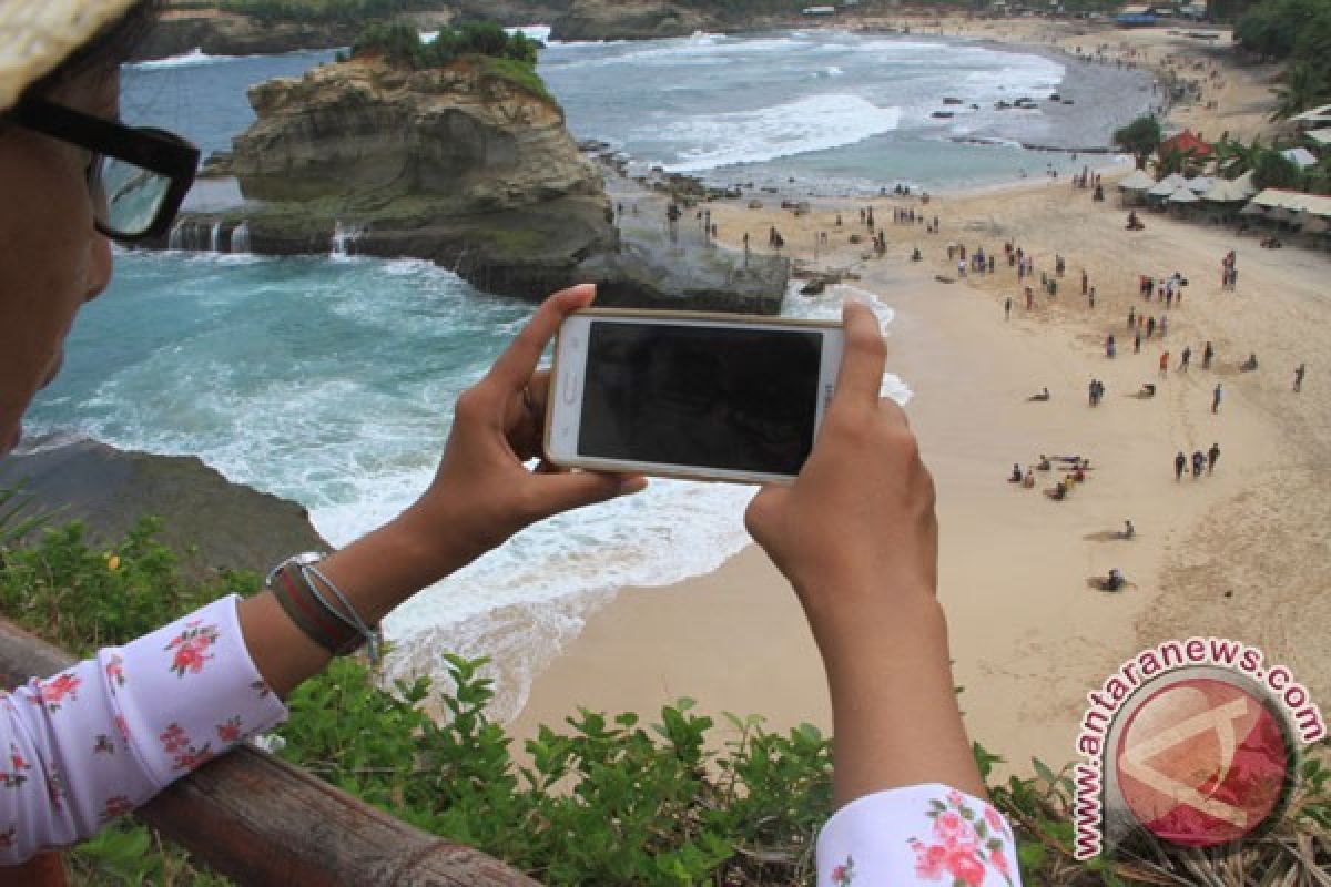 Berburu lanskap panorama indah di Pantai Klayar