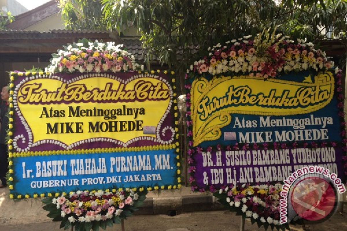 SBY dan Ahok kirim karangan bunga untuk Mike Mohede