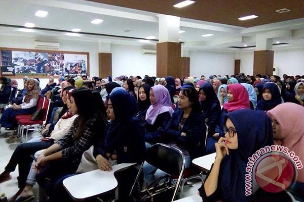 300 Mahasiswa STIE Nobel ikuti pembekalan magang 