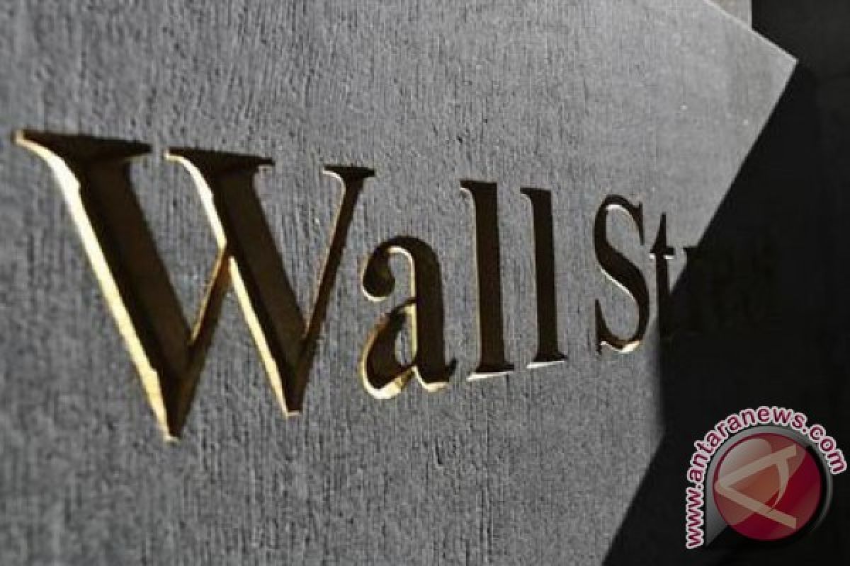 Wall Street berakhir naik setelah data inflasi lemah