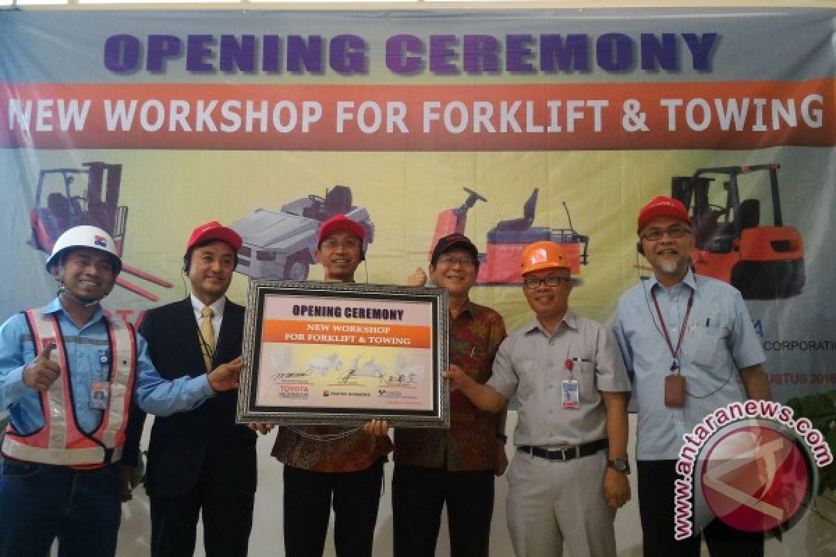 Cegah inefisiensi produktivitas pabrik, TMMIN buka bengkel forklift-towing